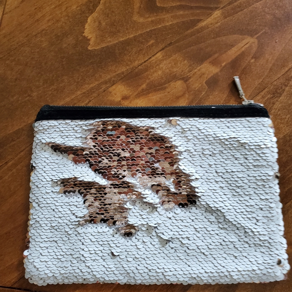 beautiful CRAZY Reversible Sequins Makeup Bag - Picture 14 of 15